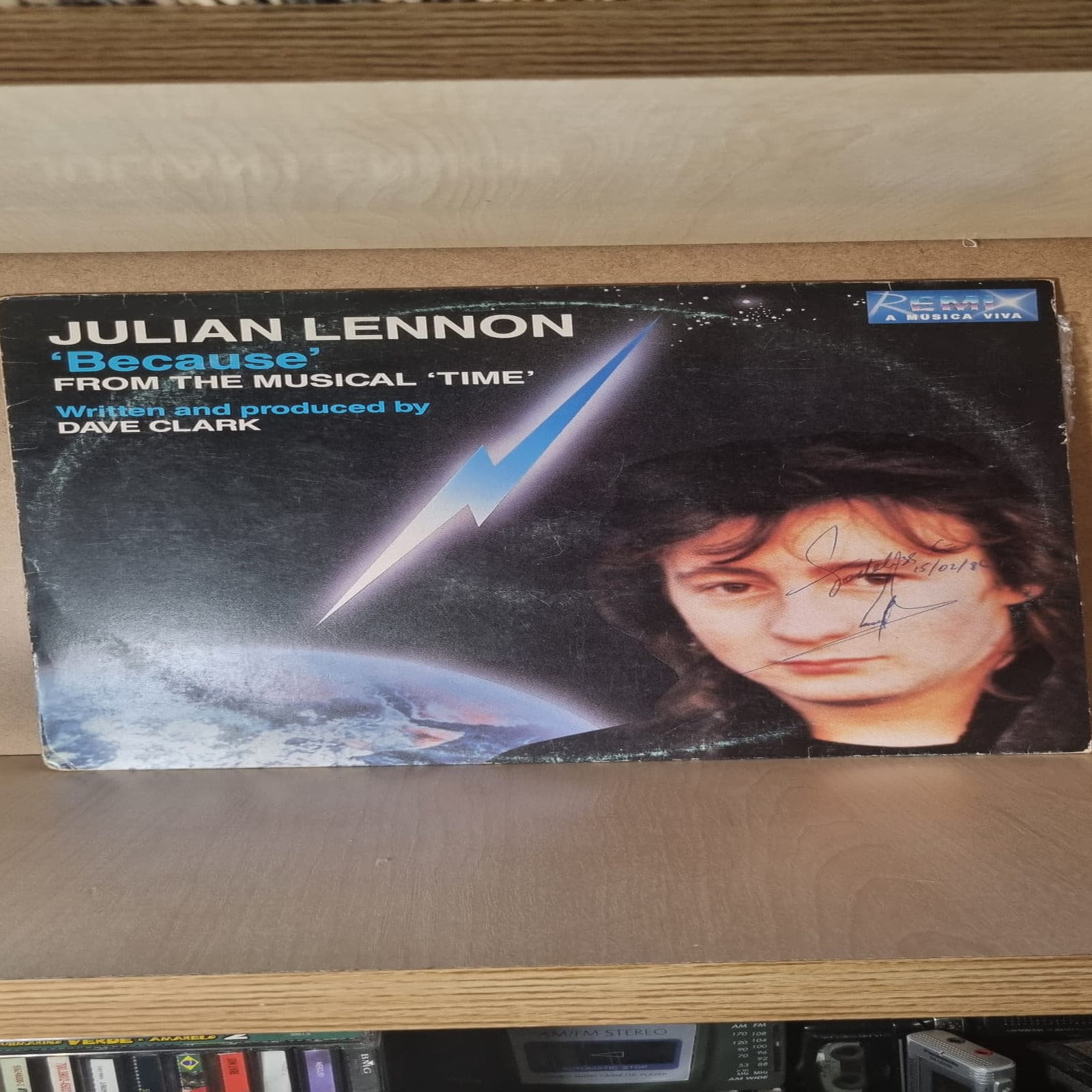 Capa de Julian Lennon — Because